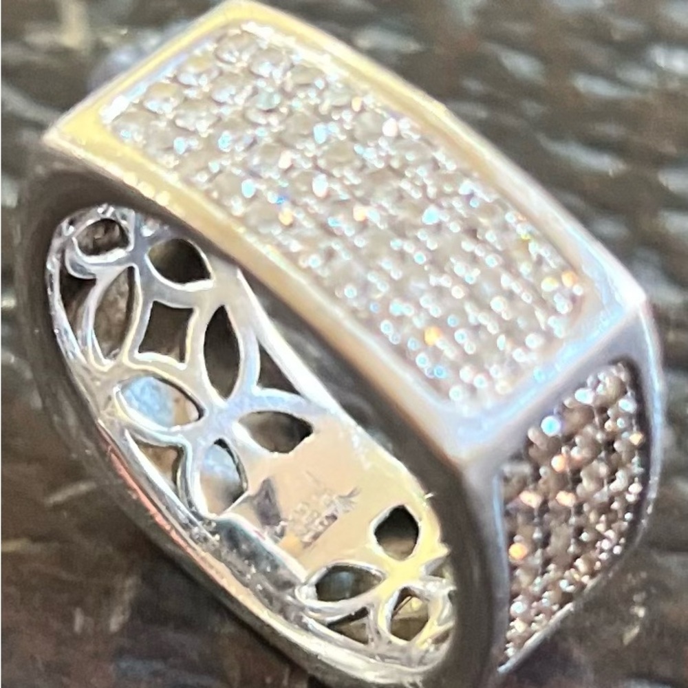 Elegant Silver Diamond Ring